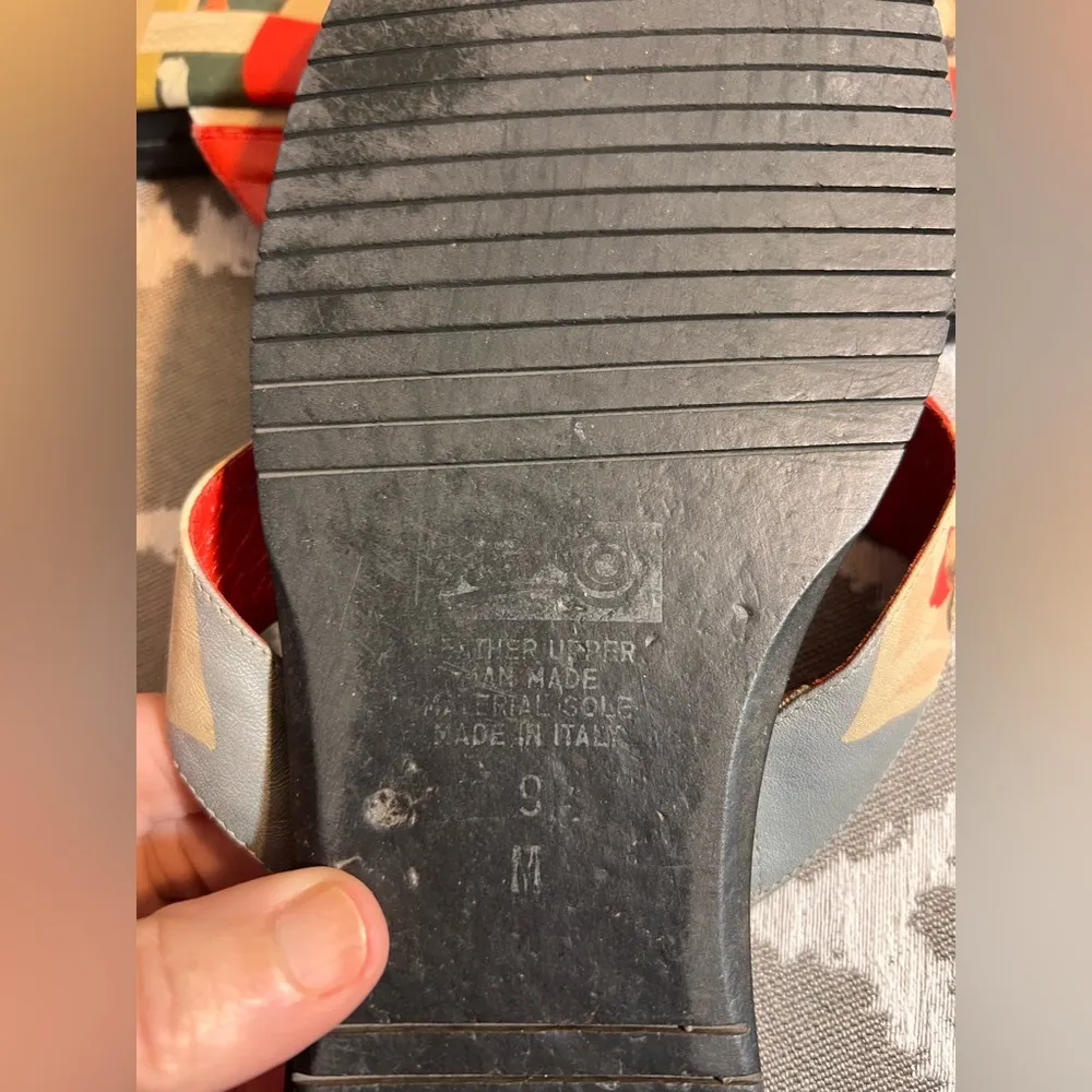 ICON Red and Black Sandals with Crisscross Straps Made in Italy colorful summer Size 9 - Image 4