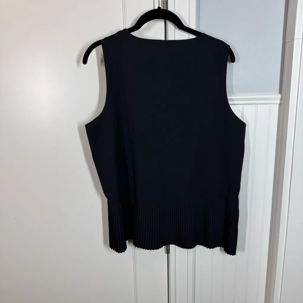 SPANX Yes Pleats Tank Top Womens Large Sleeveless Blouse Lightweight Air Black - Image 4