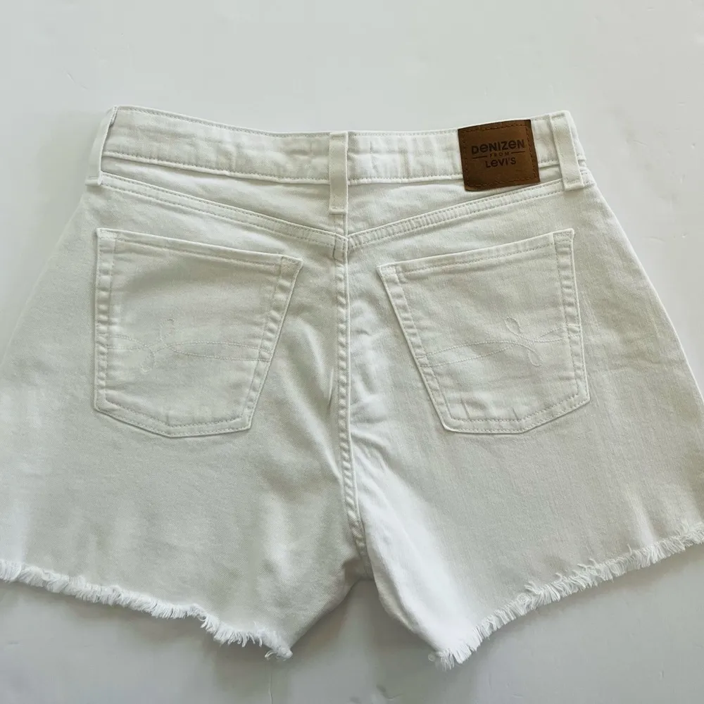 Denizen by Levi's White Jean Shorts High-Rise Size 8 W29 - Image 10