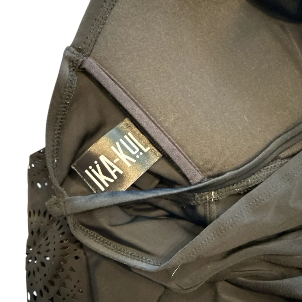 Black Swim Top with Eyelet Hem Size 14 - Image 4