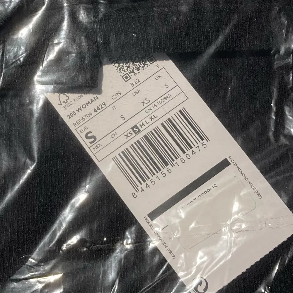 NWT Mango Puffed Sleeves Pleated T-shirt in Black 67044429 Plis - Image 9