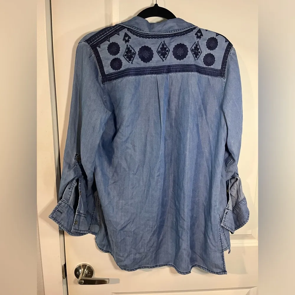 Velvet Heart Women’s Clothing Jean Jacket Button Up Embroidered Size Medium - Image 4