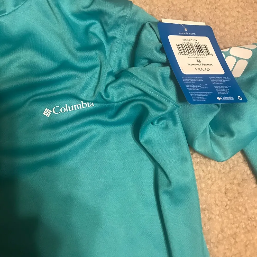 Women’s Hooded Columbia teal long sleeve shirt - Image 3