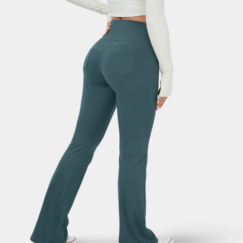 05H3- High Waisted Back Pocket Flare Yoga Leggings. Size Small - Image 3