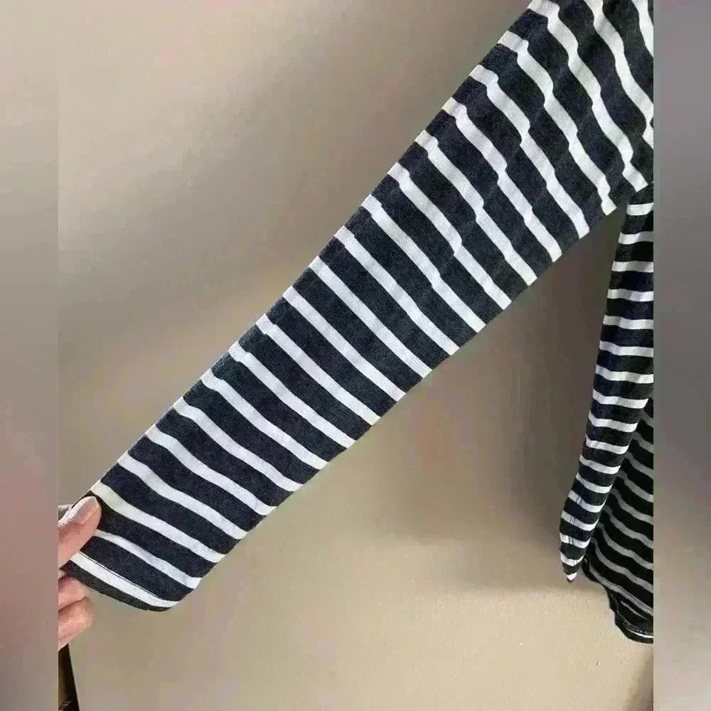 American eagle soft & sexy v neck striped tunic tee dark grey Medium - Image 3