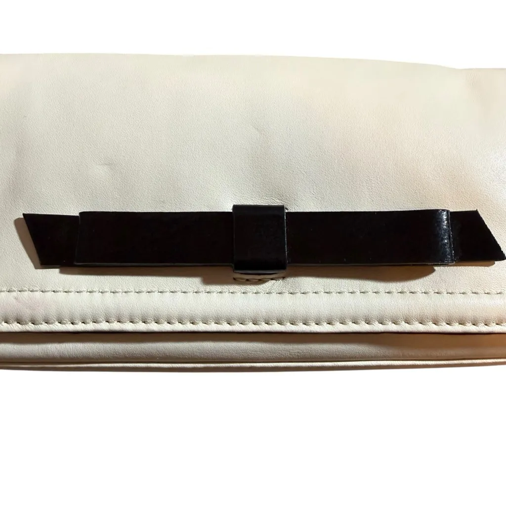 Kate Spade Chelsea Park Bone Color Clutch Keira with Black Bow Gold Card Slots - Image 2