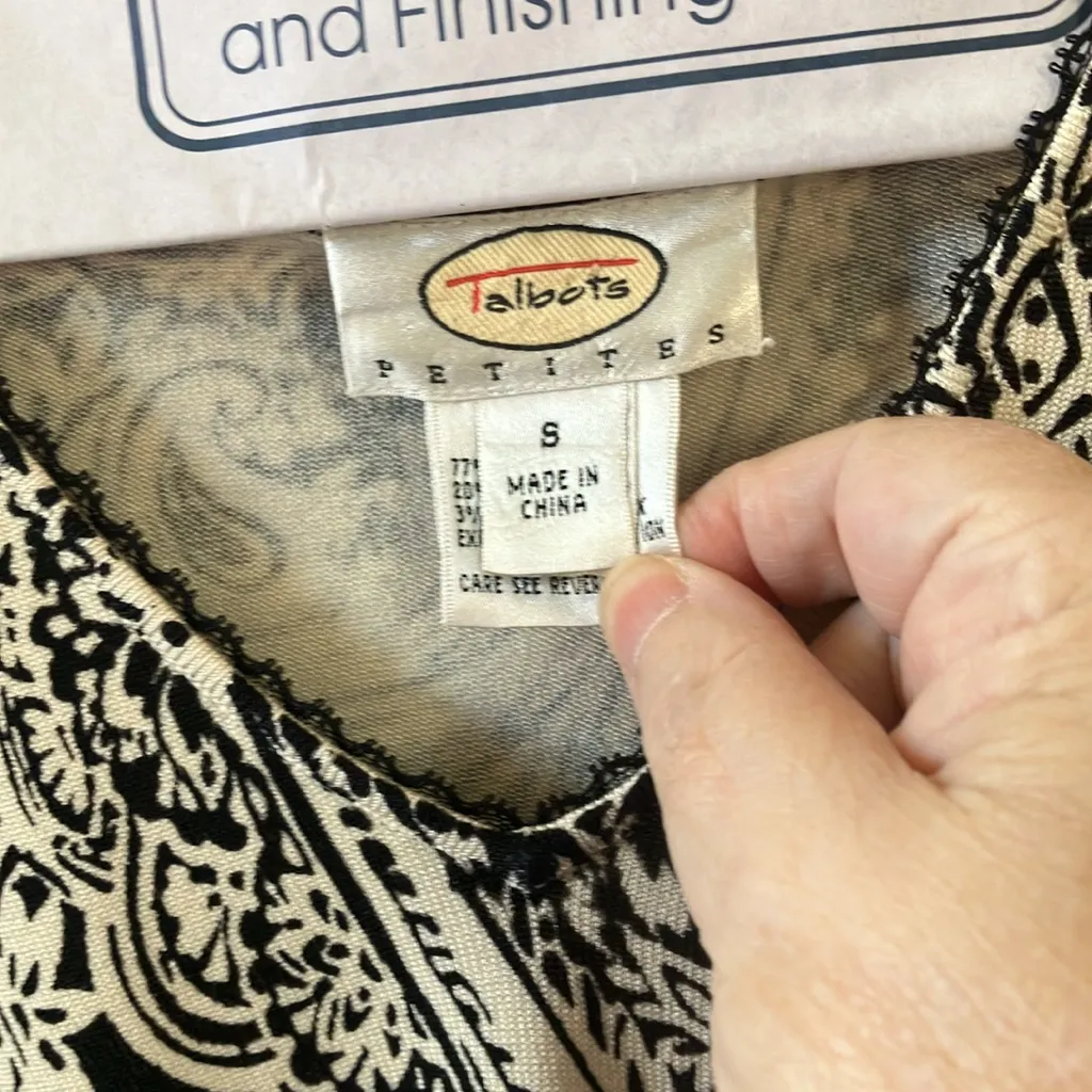 FINAL MARKDOWN Talbots silk blend Paisley Top petite small - Image 4