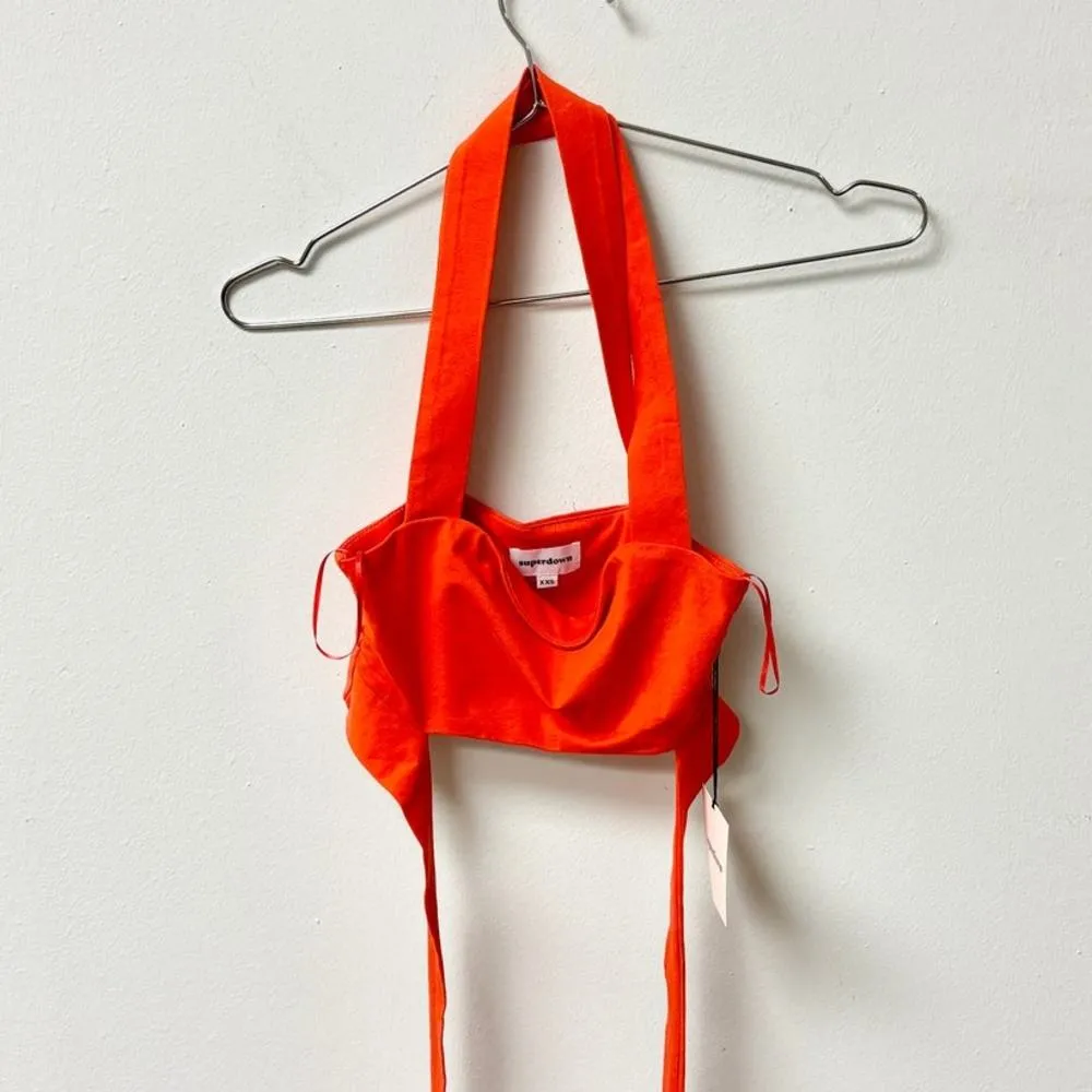 NWT superdown Elva Criss-Cross Halter Tie Crop Top Poppy Women's Size XXS - Image 3