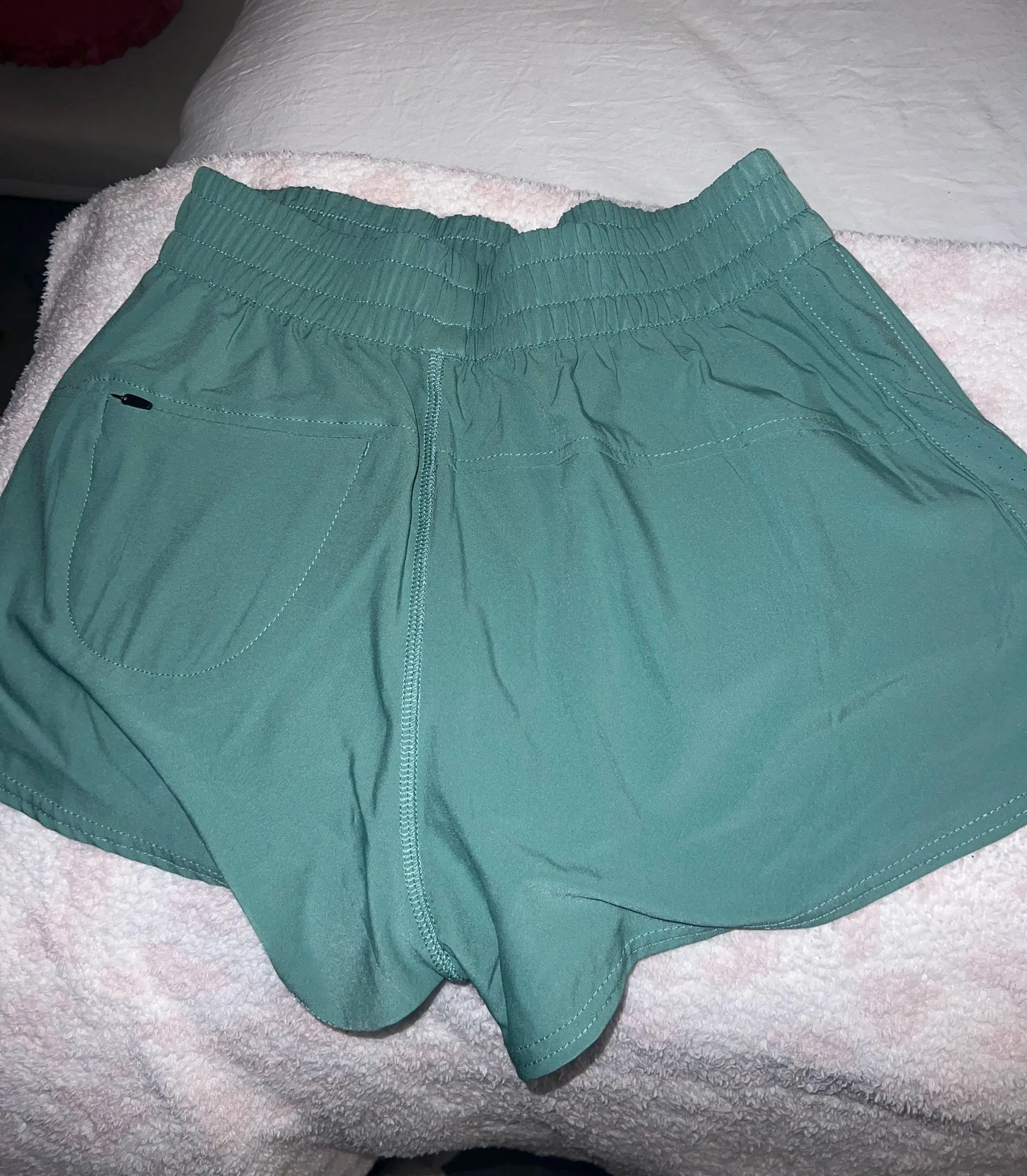Vuori Shorts - Image 2