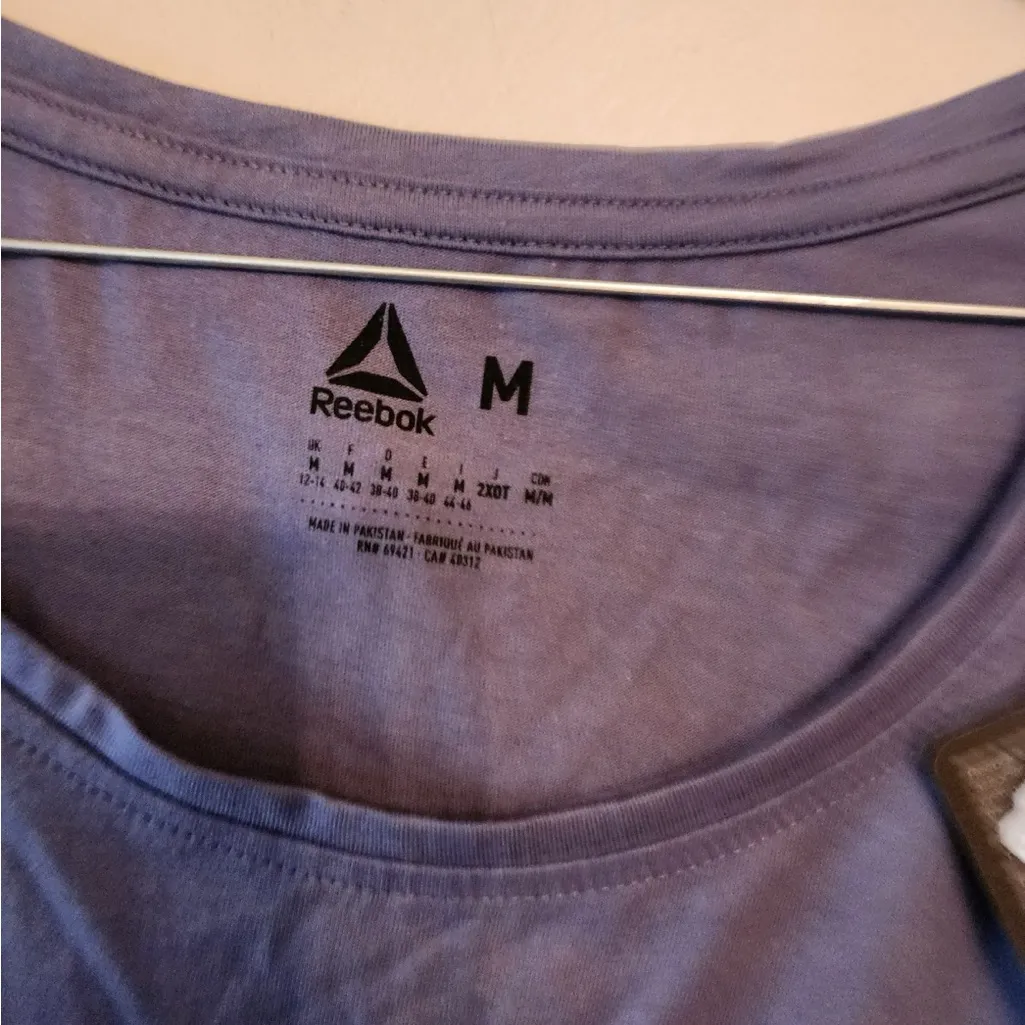 Reebok ufc purple fighting graphic t-shirt size womens medium - Image 5