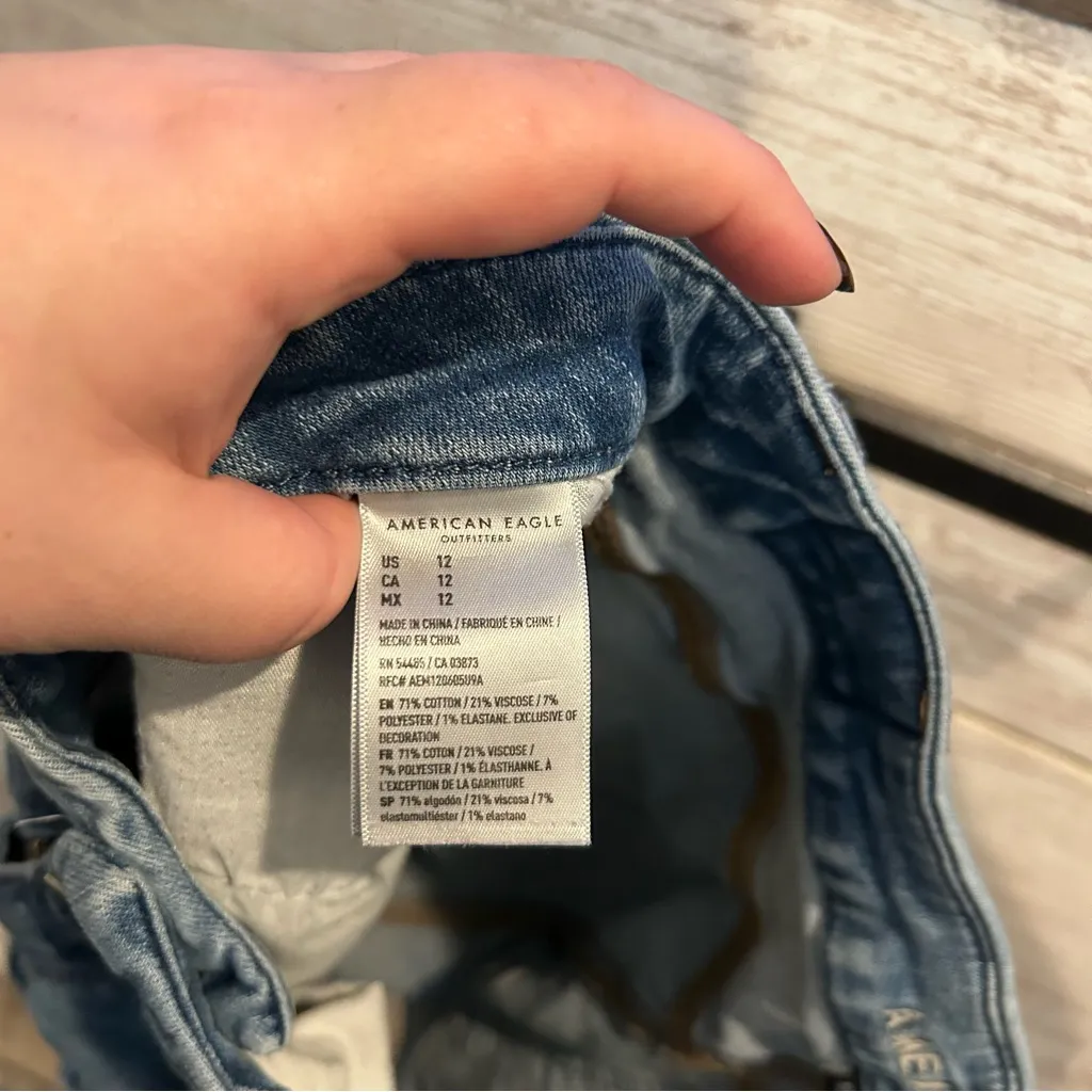 American Eagle denim cut offs shorts next level stretch size 12 - Image 4