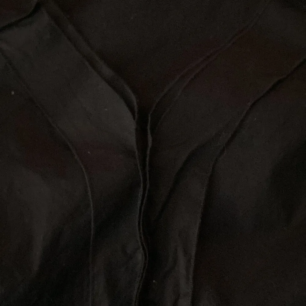 Daisy Fuentes 27” Long x 26” Wide. 2X Black 100% Cotton short sleeved cover up. - Image 5