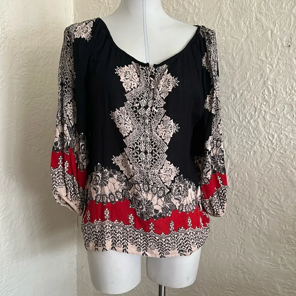 Angie Boho Patterned Blouse Top Shirt NWT Small Black Red Cream - Image 3
