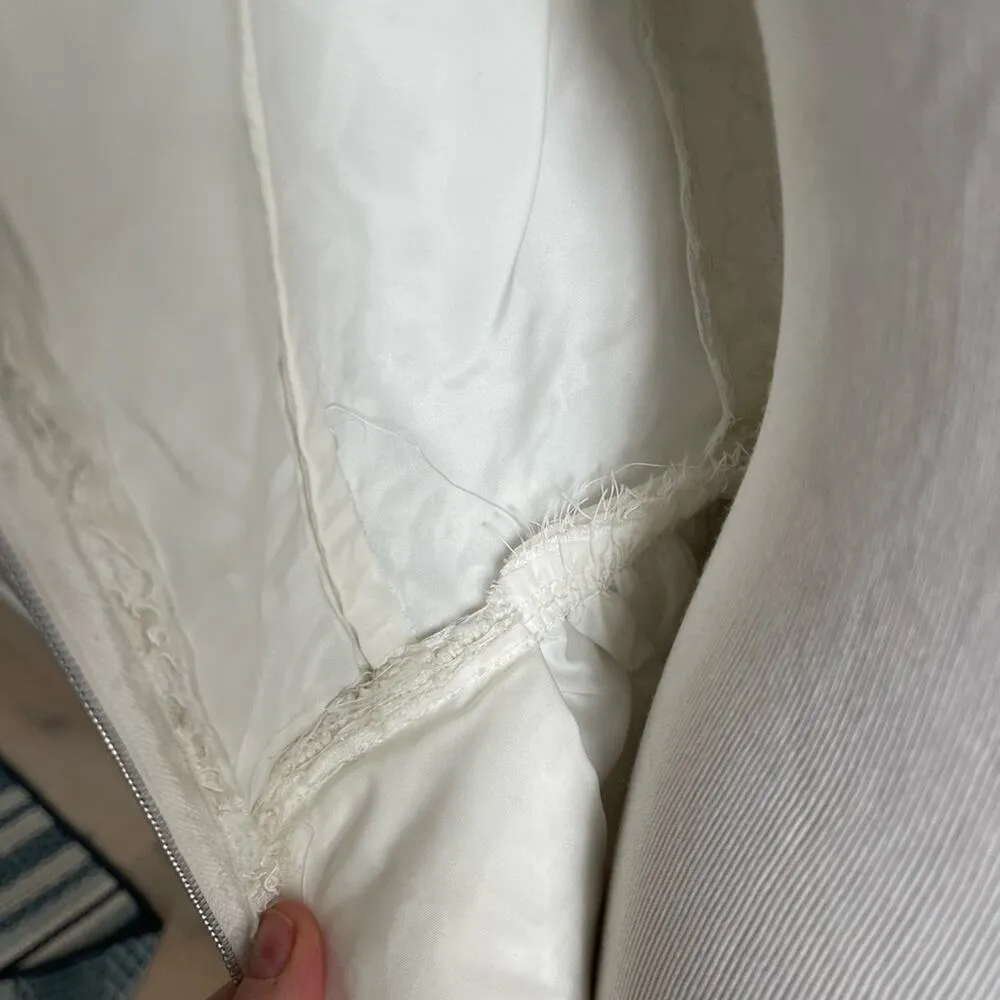 Vintage Lace White Wedding Gown Floor Length Size 4 long Sleeve Elegant Classic - Image 5