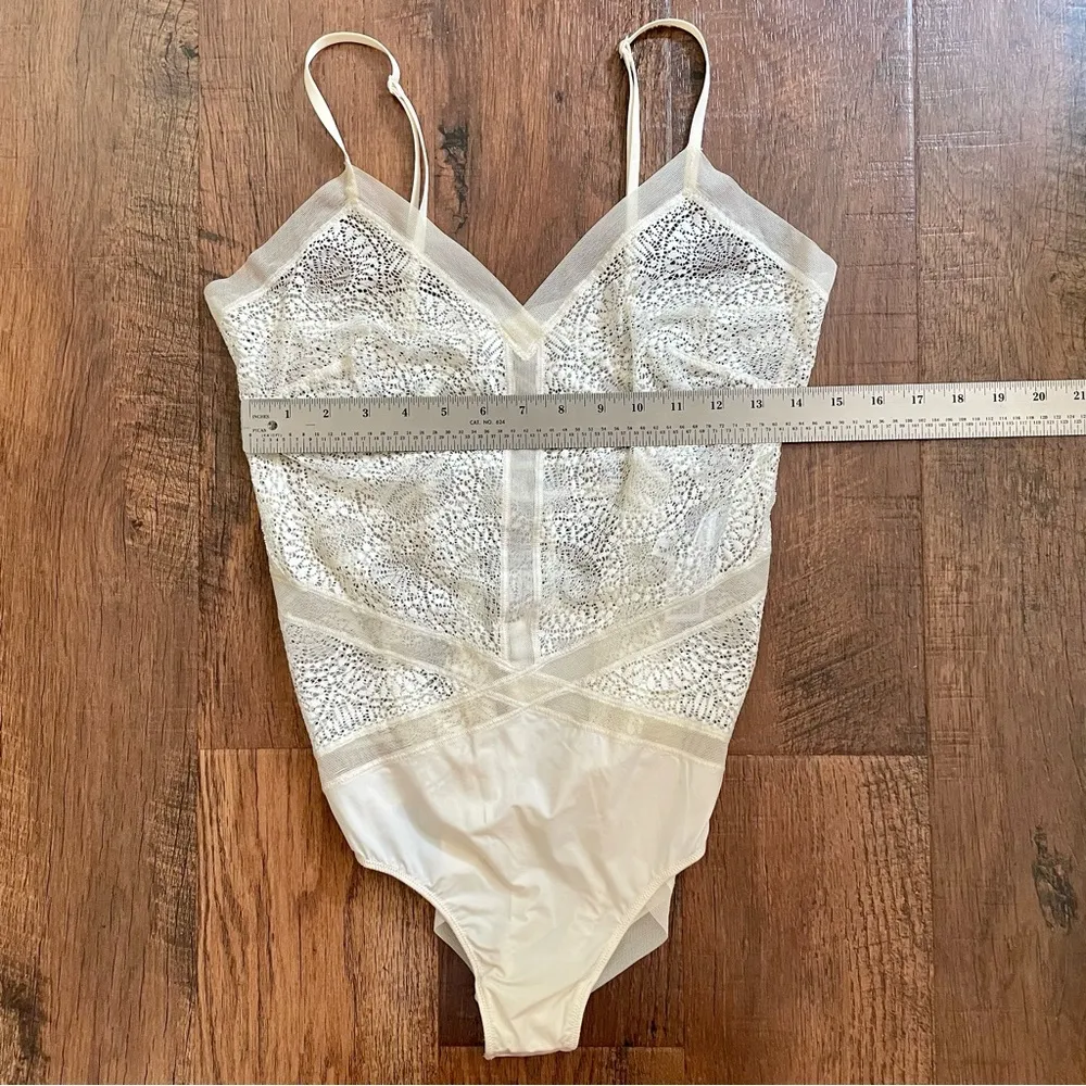 CALVIN KLEIN sleepwear écru lace bodysuit, size L, NWOT - Image 8