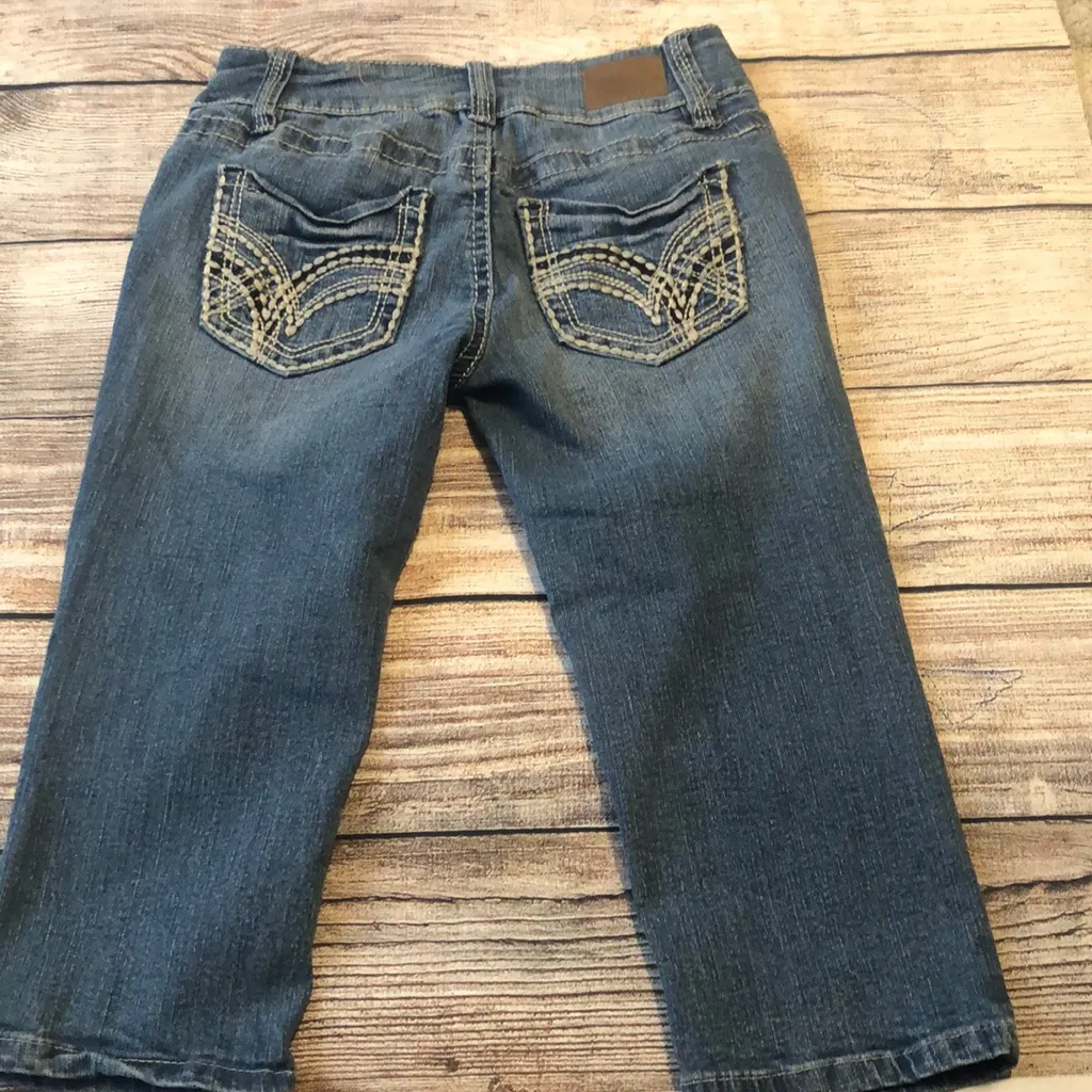 YMI size 0 lady’s capris - Image 4