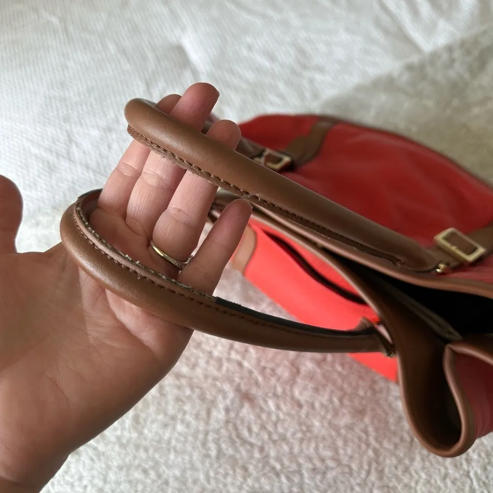 Calvin Klein Super cute  leather tote/purse - Image 7