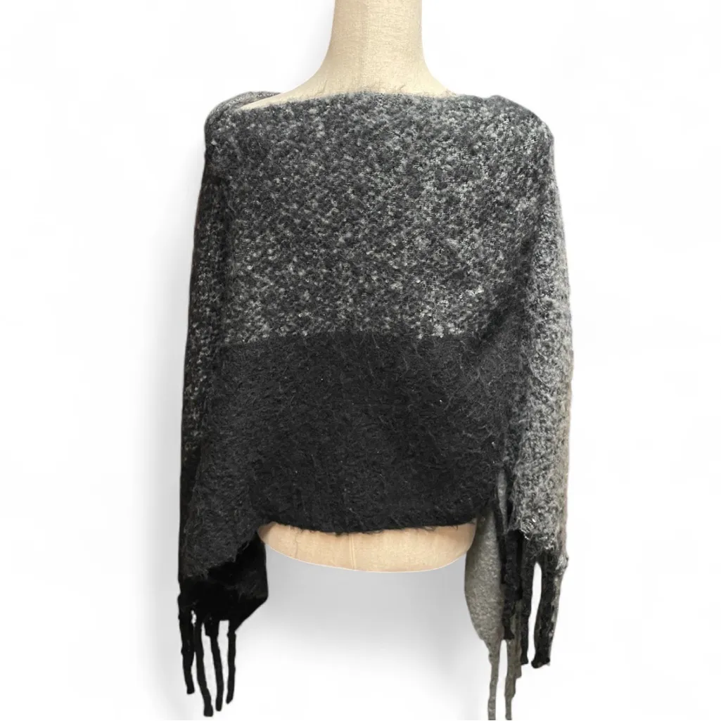 Womens Scandi Girl Gray Fuzzy Fleece Fringe Poncho Minimalist Winter One Size Size undefined - Image 6