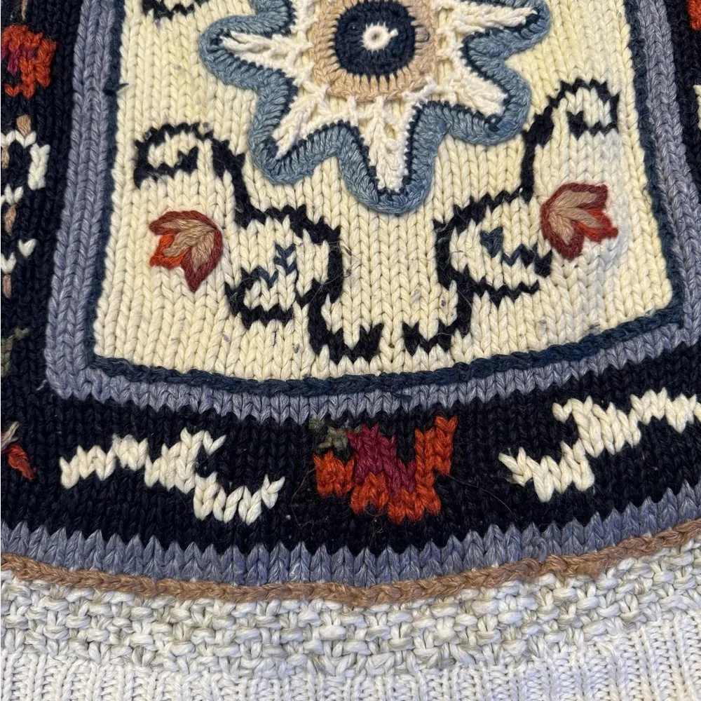 Vintage  Decorative Sweater - Image 5