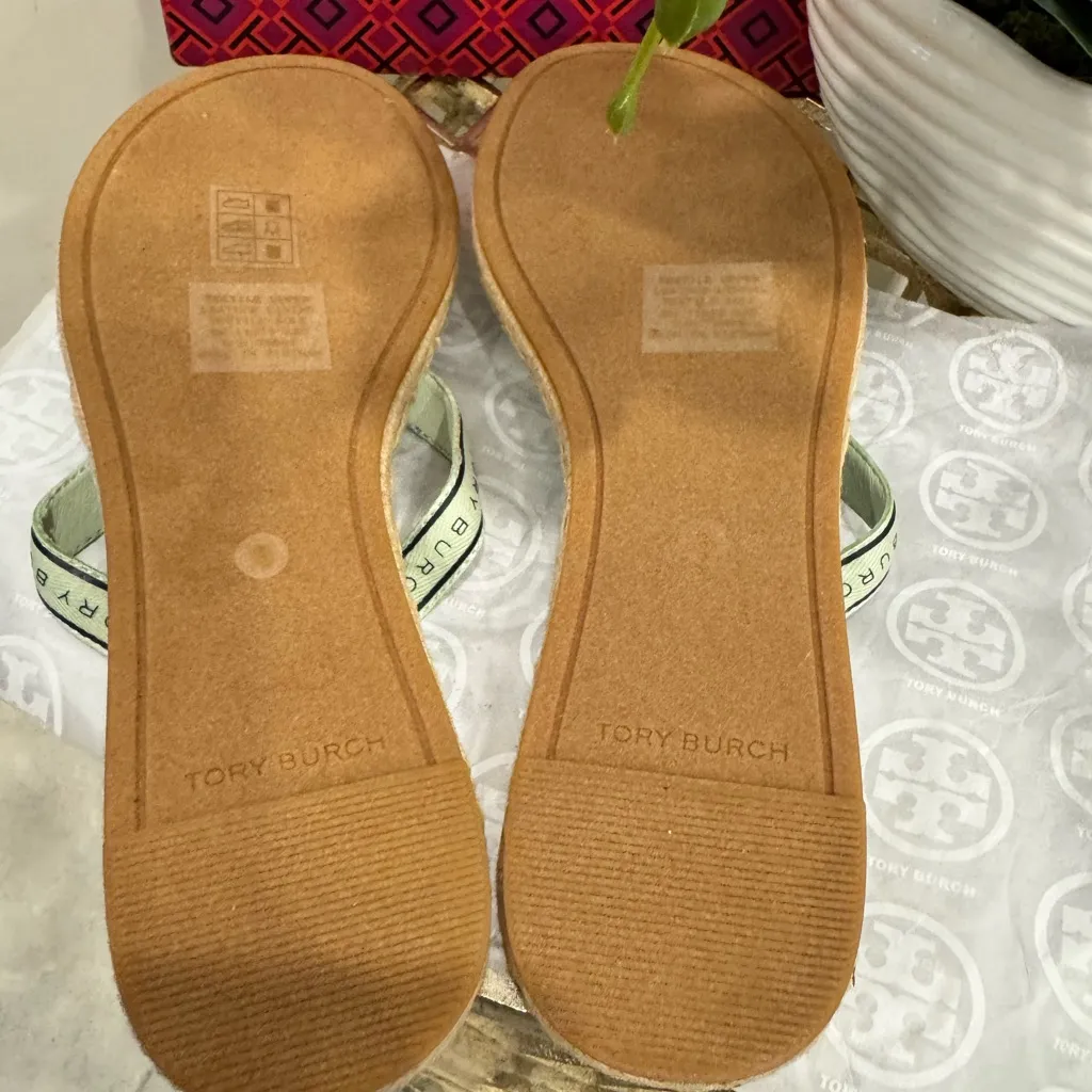 Tory Burch Ribbon Logo Thong Espadrille Sandal in Meadow Mist/Navy, Size 8 - NIB - Image 7