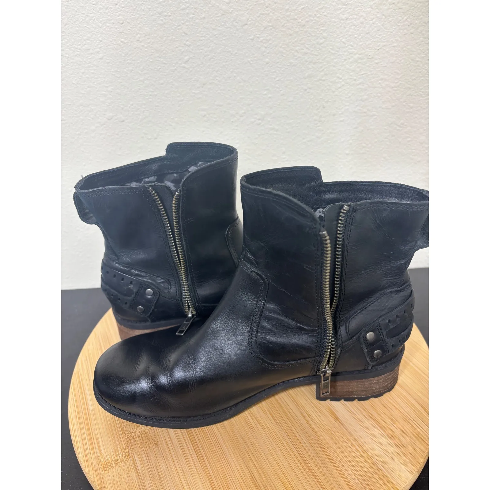 UGG Orion Women's 9 Black Leather Buckle Side Zip Moto Biker Boots - Image 8