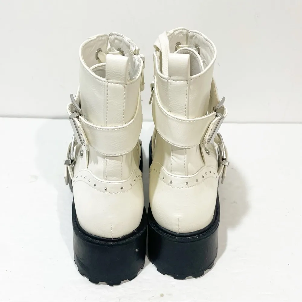XOXO BOOTS WOMENS 8.5 WHITE SILVER GREGOR MOTO ANKLE LUG SOLE STUDDED BOOT - Image 4