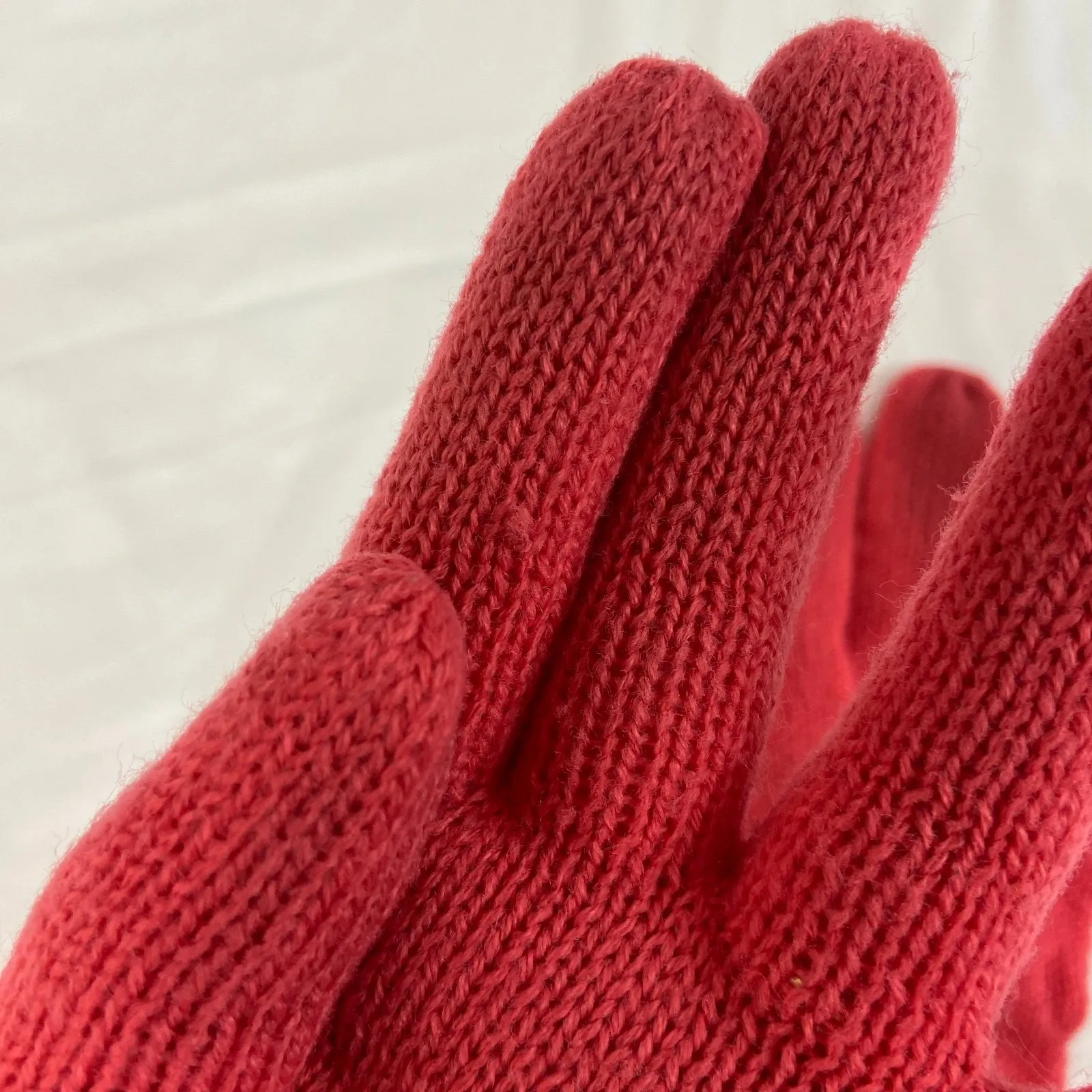 Women's reddish deep pink knit zig zag cuff warm winter gloves cold gear OS - Image 4