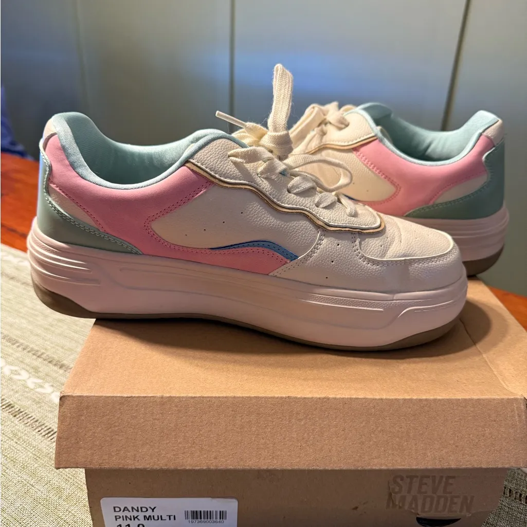 Steve Madden LNWB Pastel and White Fashion Sneakers - Size 11 - Image 7