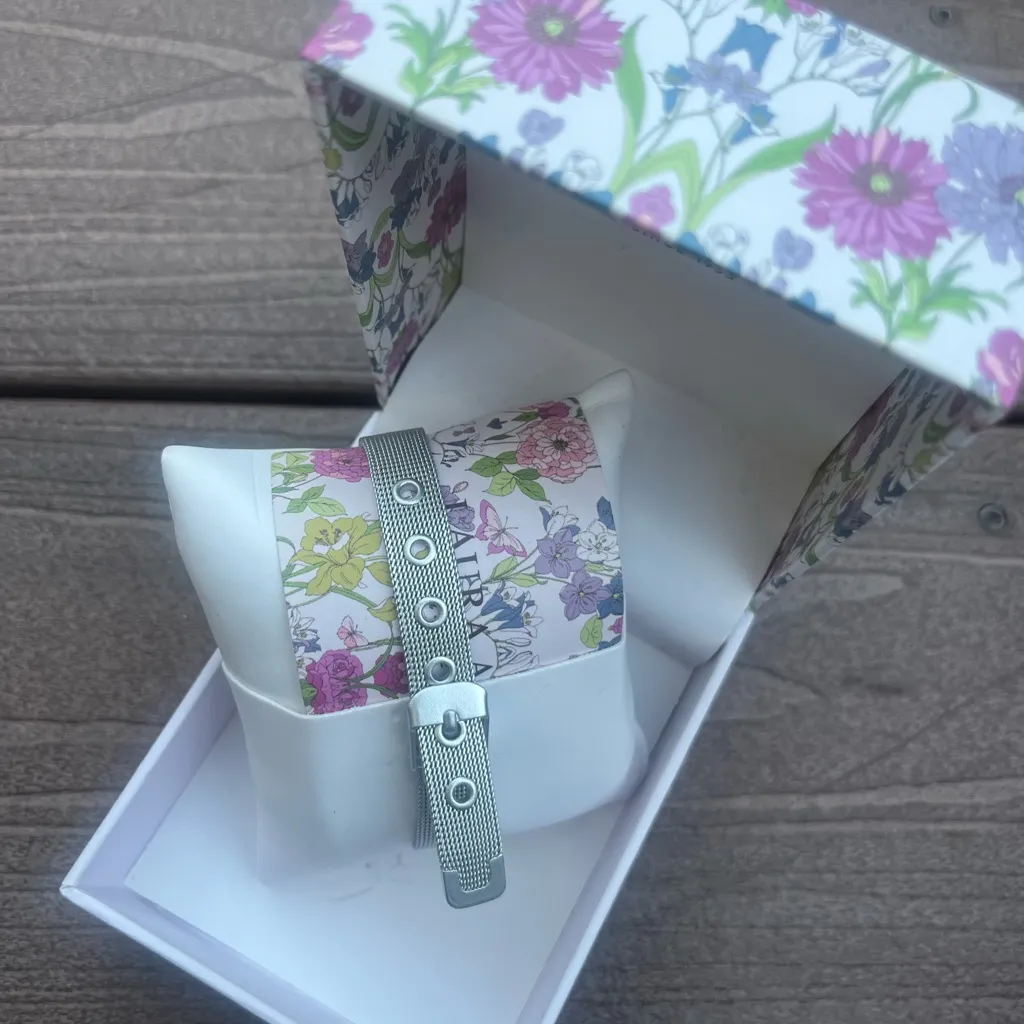 💥HP 💥 Women's Glitz Sparkle Dial Spray Silver Alloy Mesh Band Watch 36mm - Image 6