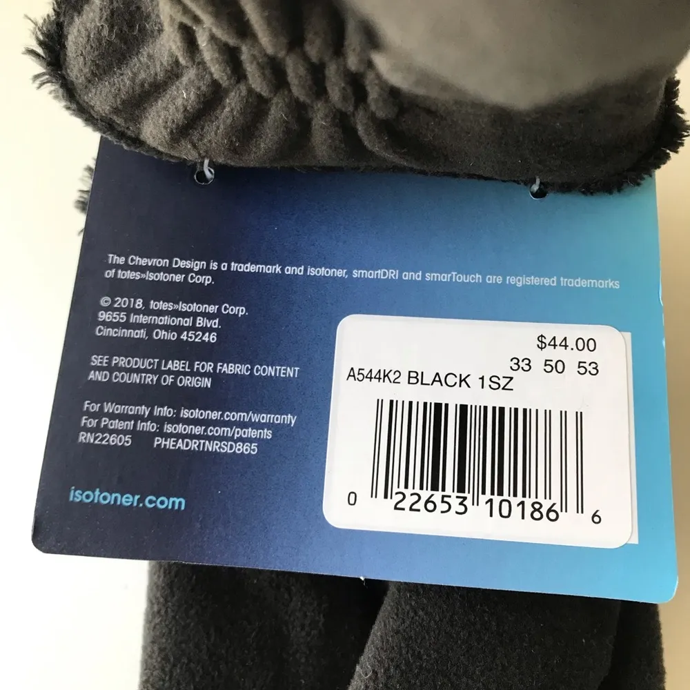 Isotoner Water Resistant Smart Touch Gloves NWT - Image 7