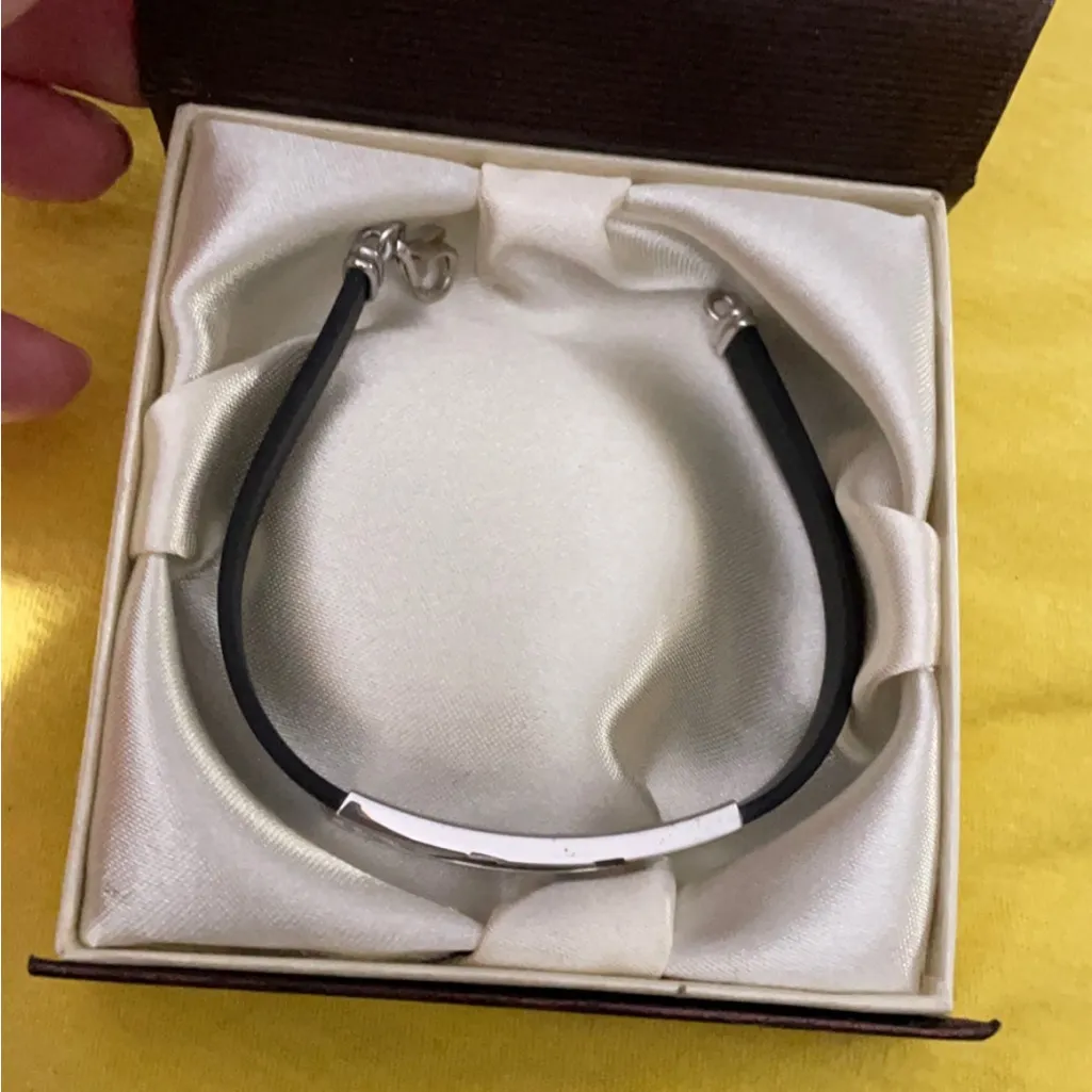 New in box sterling and stainless steel Bracelet rubber chain - Image 2