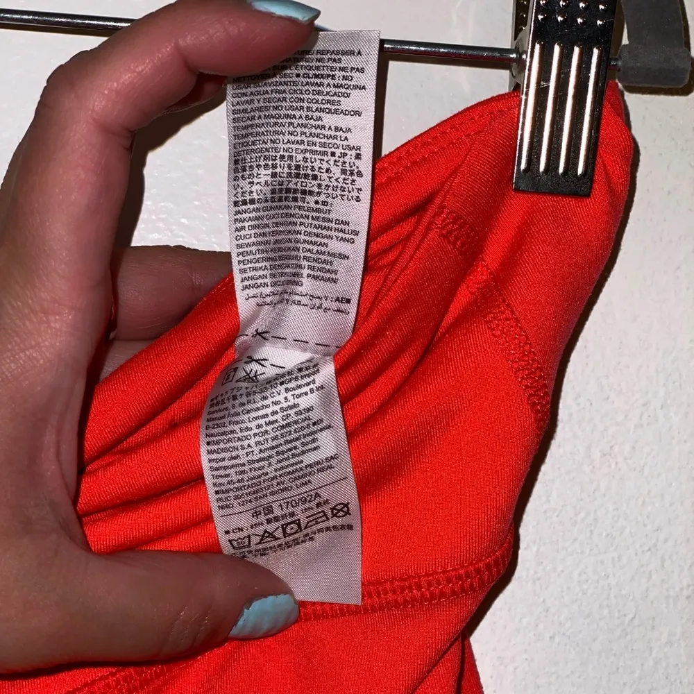 Old Navy Active Bright Red (InfraRED) Go-Dry Fitness Leggings Size XL - Image 2