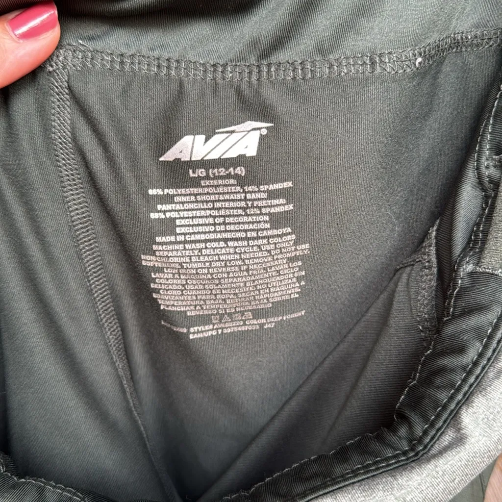 Avita large green two tone running shorts with leggings and zipper 12/14 - Image 6