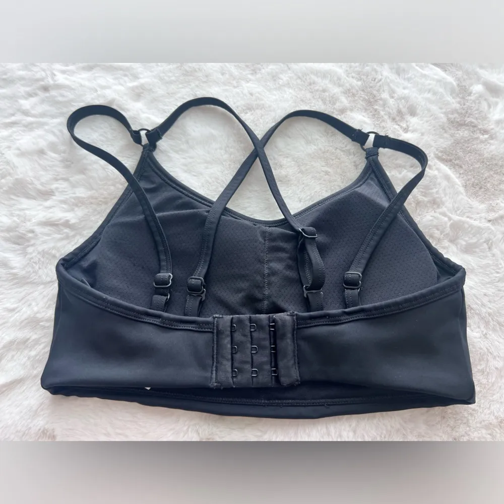 Criss Cross Back Sports Bra in Black Size Small - Image 3