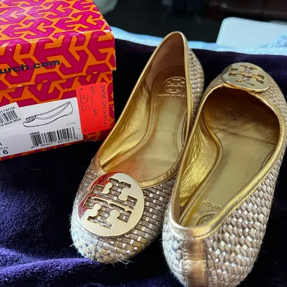 AUTHENTIC:  GOLD BALLERINA FLATS - Image 2