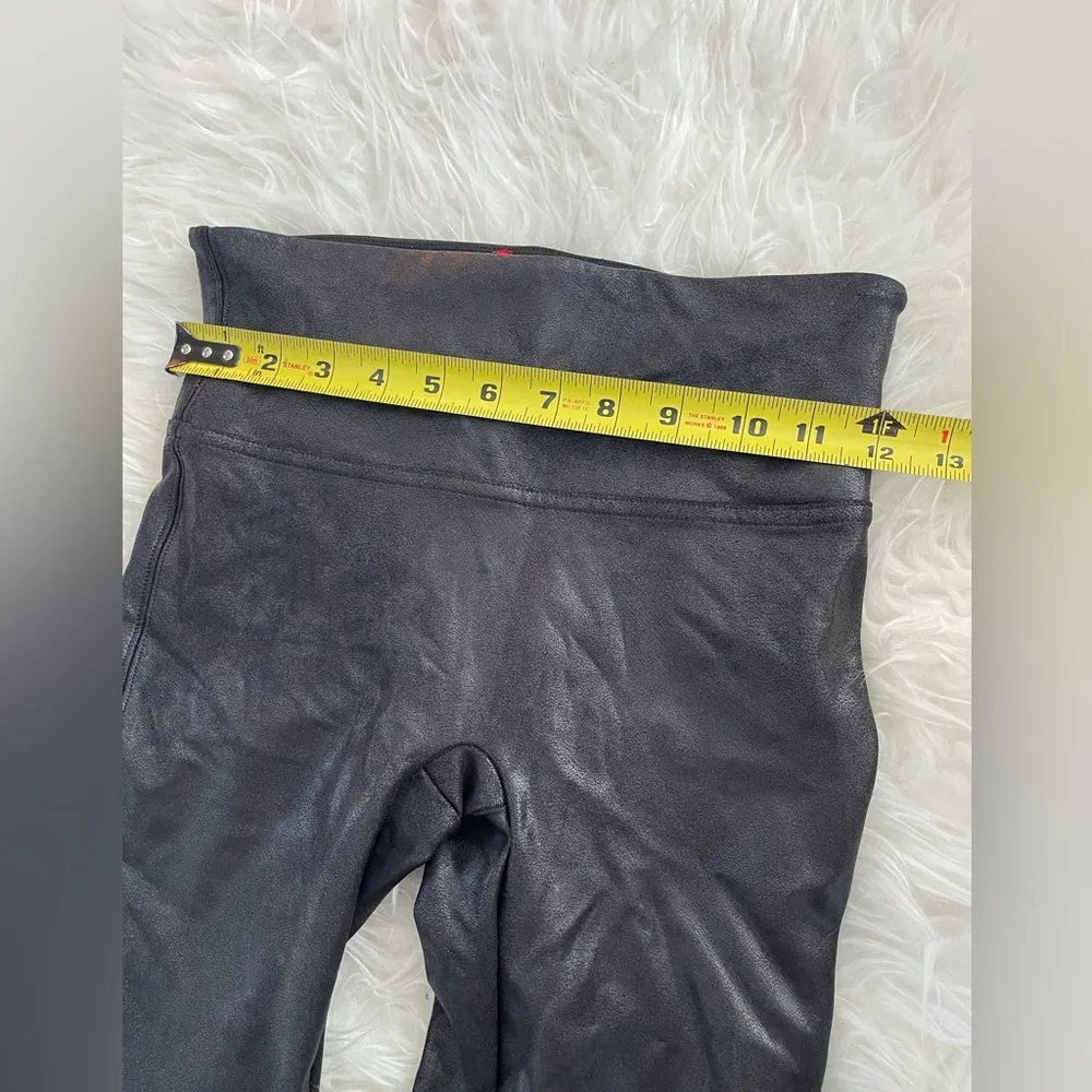 Spanx faux leather black biker shorts size small - Image 6