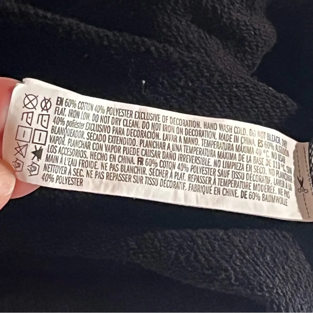 F21 Fringed Cropped Black Sweatshirt Size Medium - Image 4