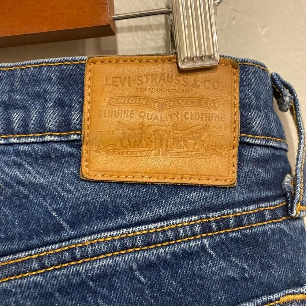 Levi’s Wedgie Icon Fit Ankle Jeans in Life’s Work Dark Wash - Image 13