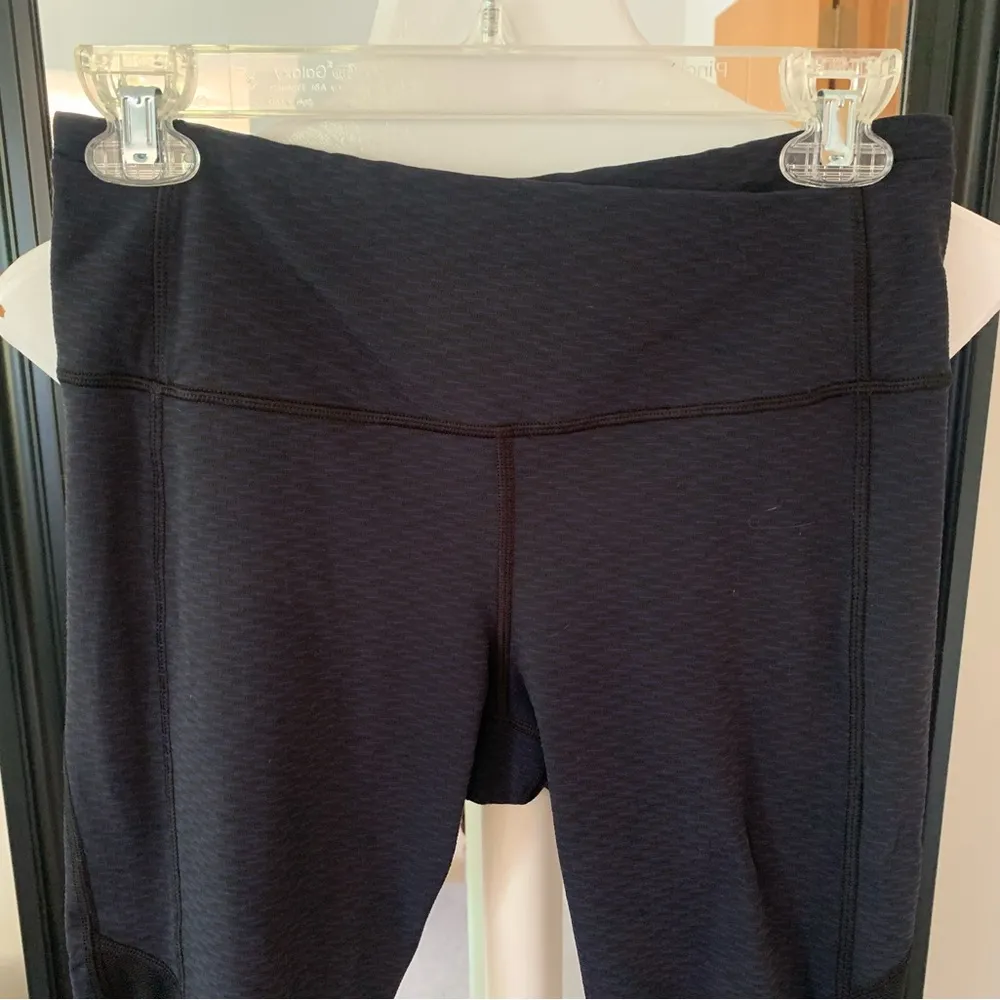 Lululemon Black & Blue Textured Capri Yoga Pants - Image 3
