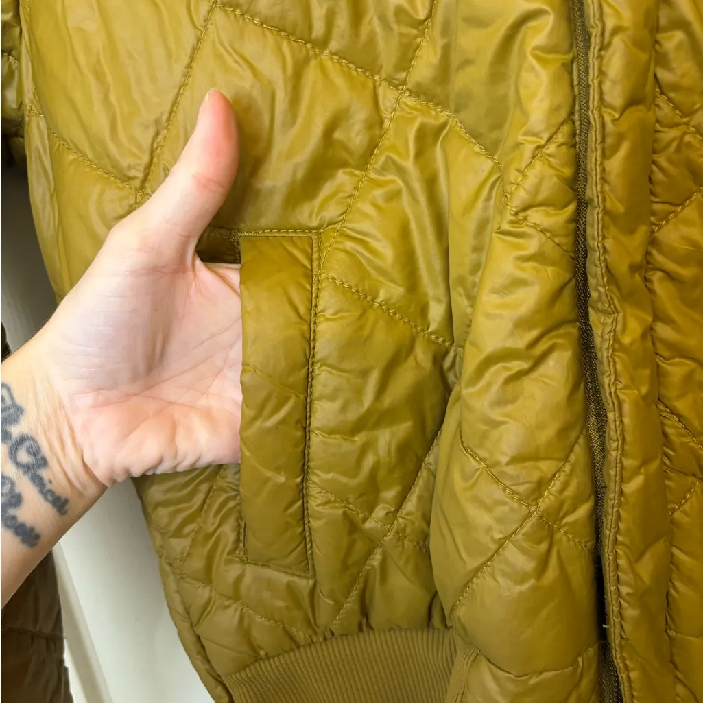 Offline by Aerie Mustard Quilted Bomber Jacket Cozy Sherpa Lined Medium - Image 10