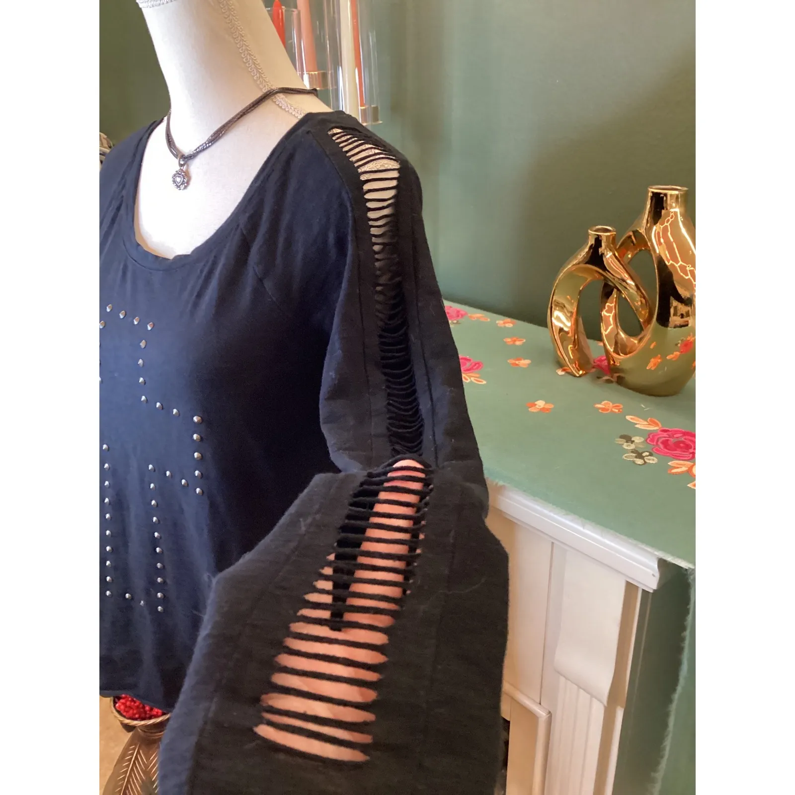 Rock Republic Black Long Sleeve Studded Cross Cutout Sleeve Shirt Size S - Image 3