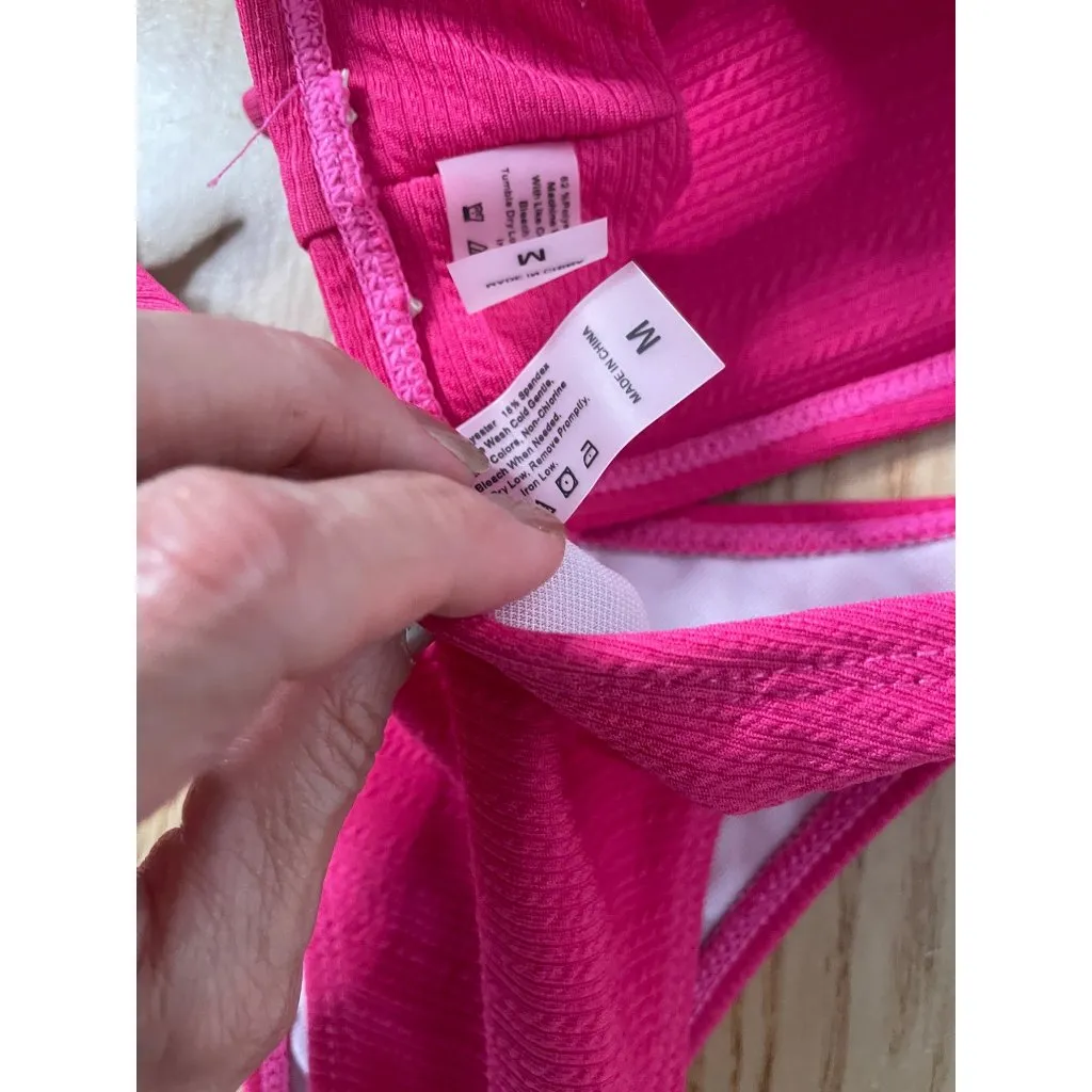 B6 New Women’s 2Pc SHEIN Bikini 👙 Set Dark Pink size Medium - Image 4