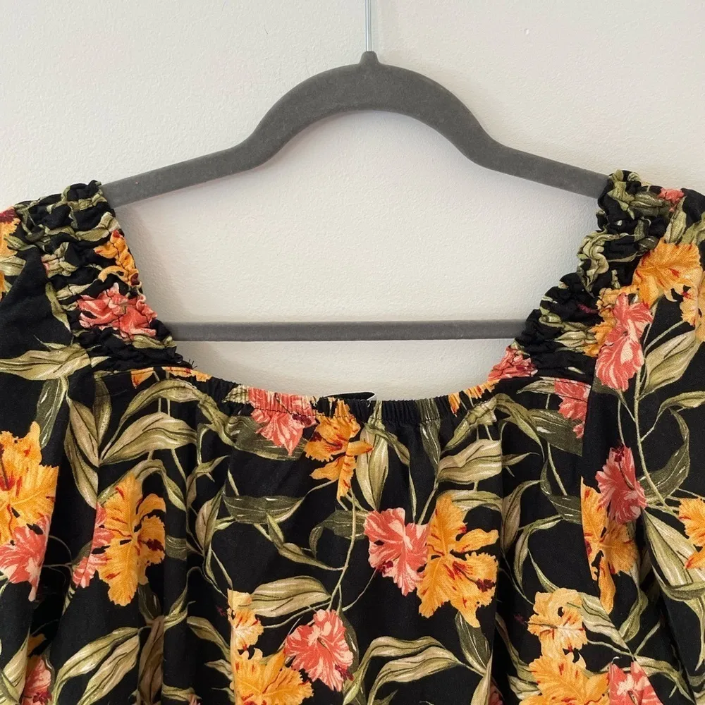 Kensie  Smocked Linen Blend Blouse size medium NWOT - Image 9