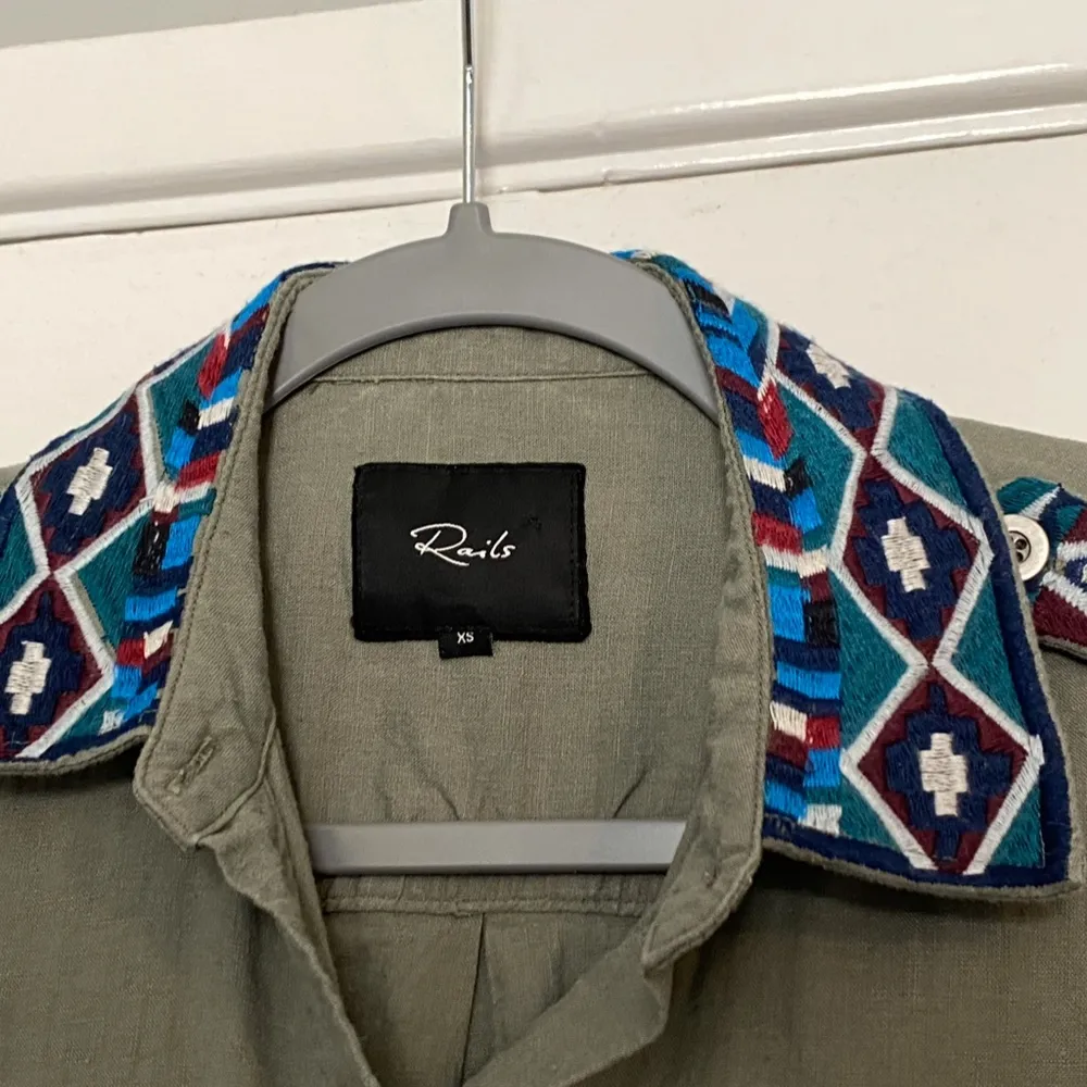 Rails  Kona Linen Blend Button-Up  Shirt Embroidered - Image 7