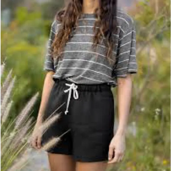 Alex crane bo shorts two pairs bundle xxl bone and black fits like a xl - Image 4