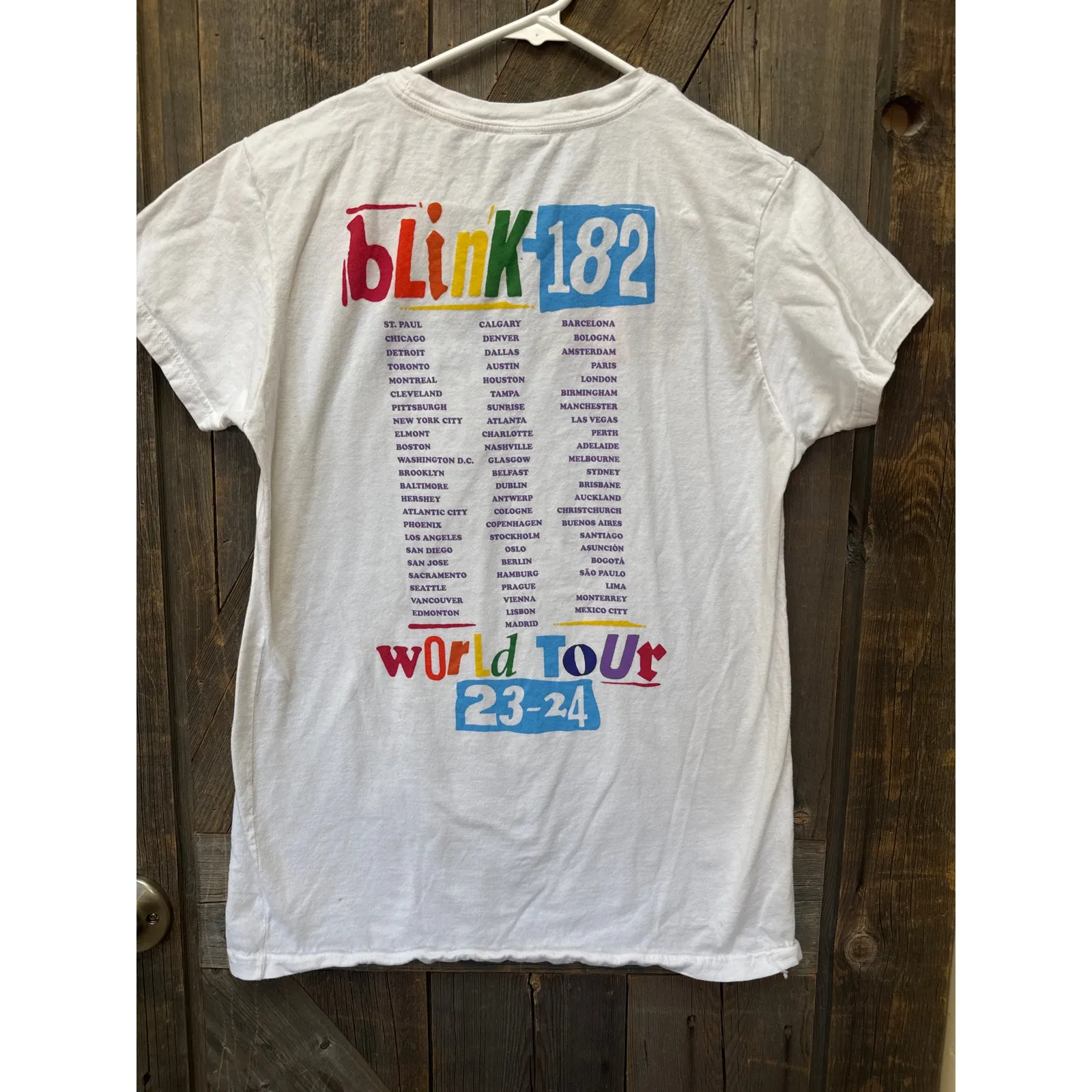 Blink-182 2023-24 Tour Tee Women's XXl runs small - Image 6