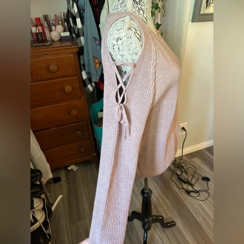 Cold Shoulder sweater - Image 4