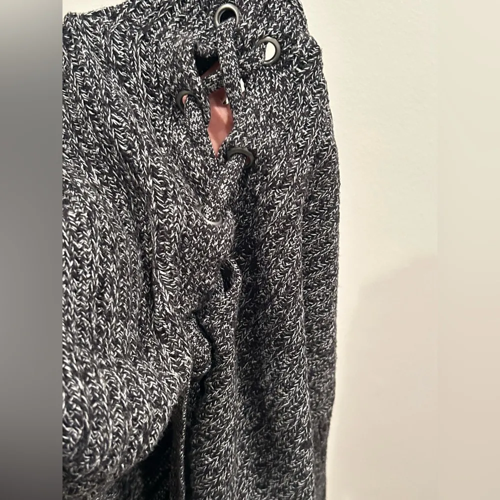 Black/ Gray Laced Up Back Cropped Sweater Oversized & Cropped Size XS - Image 3