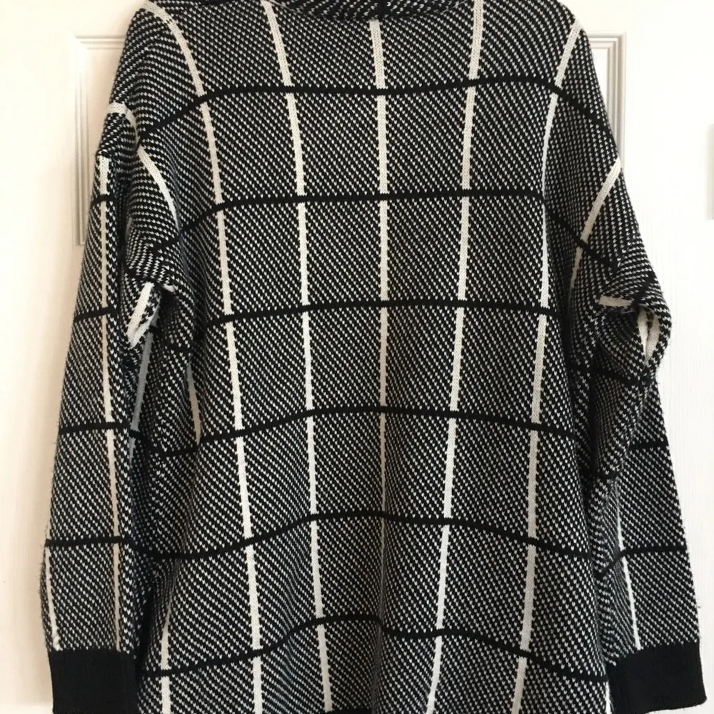 Forever 21 sweater - Image 3