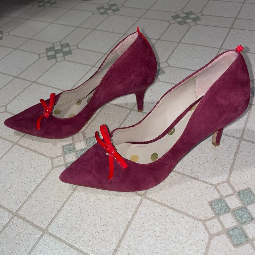 Boden Eleanor Courts Women EU 38.5 D'Orsay Pumps 3in Suede Pointed Toe Red Bow Size 7.5 - Image 2